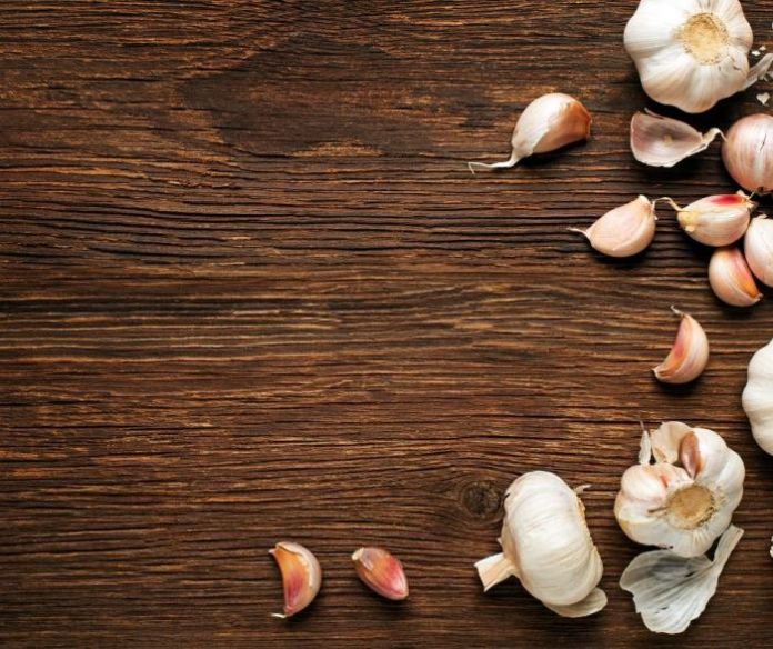 8 Awesome Benefits Of Garlic In Arthritis [UPDATED]