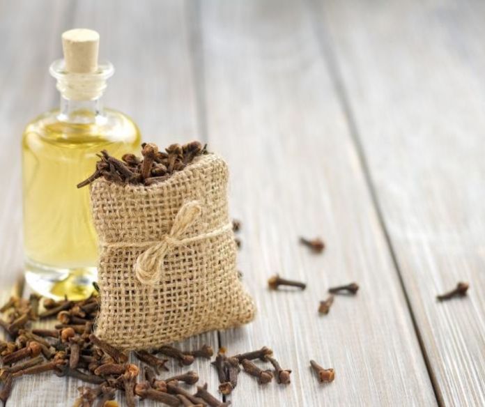 6 Benefits of Clove Oil in Arthritis (Science Backed)